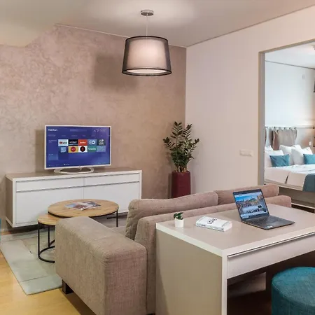 Vn3 Terraces By Adrez 4* Prague